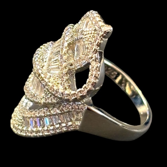 🎁 925 Silver Zircon Statement Ring - Picture 7 of 9
